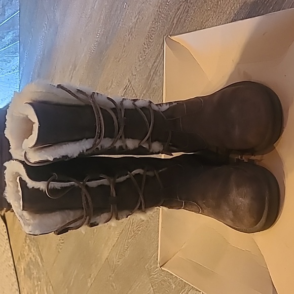 Women's Ugg Whitley Boots - Picture 2 of 4